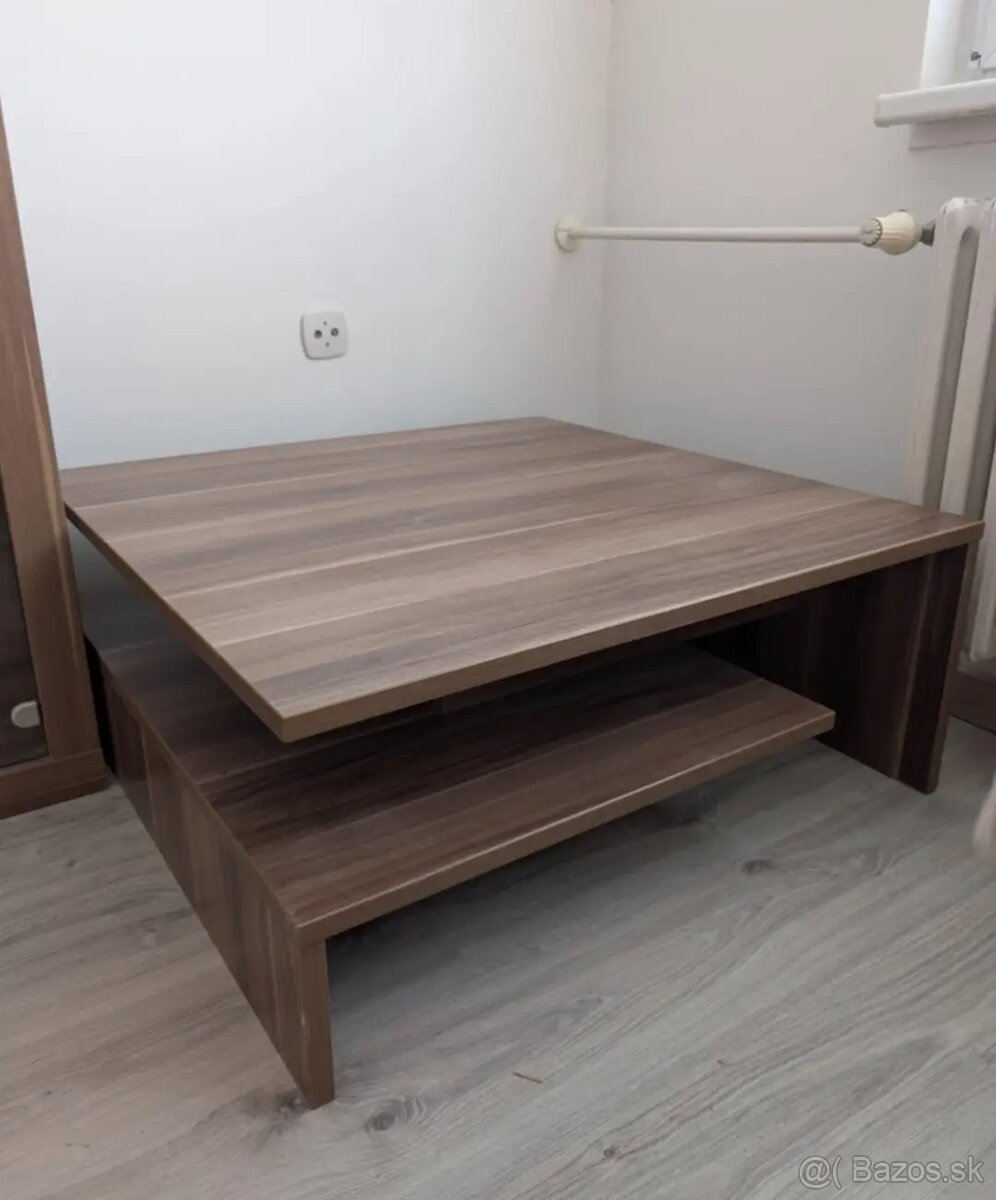 Predám vo veľmi dobrom stave konferenčný stolík