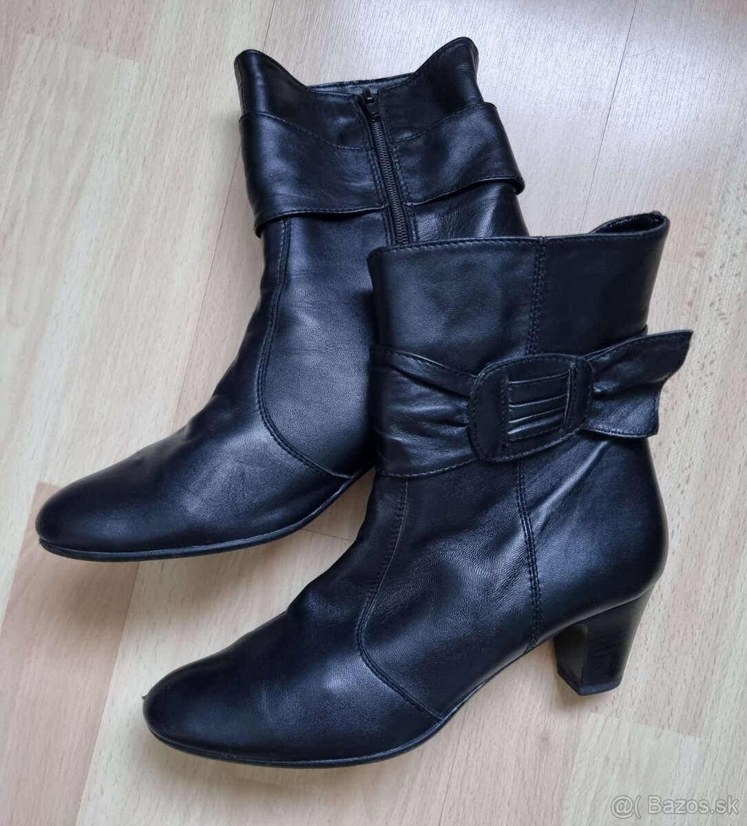 Trištvrťové elegantné čižmičky, pravá jemná koža, veľkosť 40