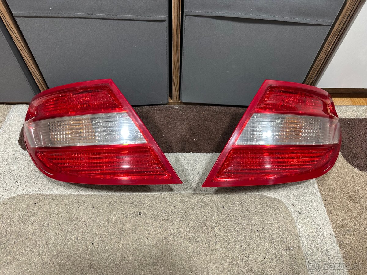 Mercedes w204 originál zadné svetla