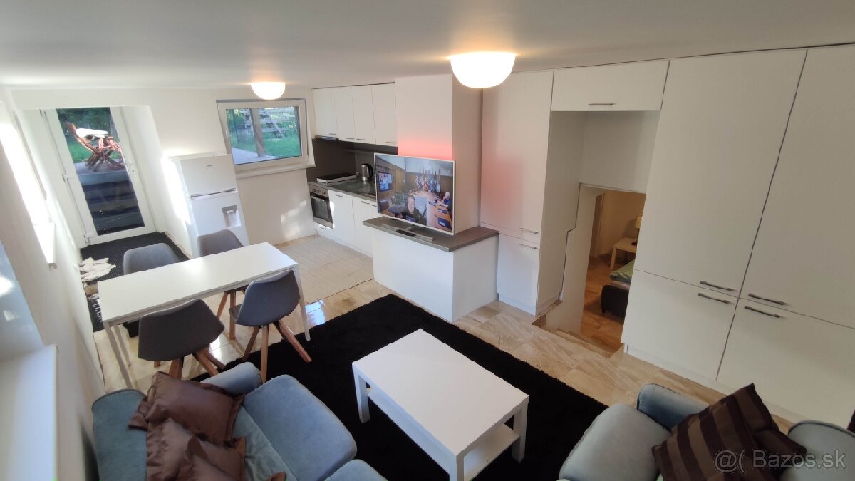 2i dom, apartmán, byt 44m2+terasa 15m2 s trávnikom 135m2