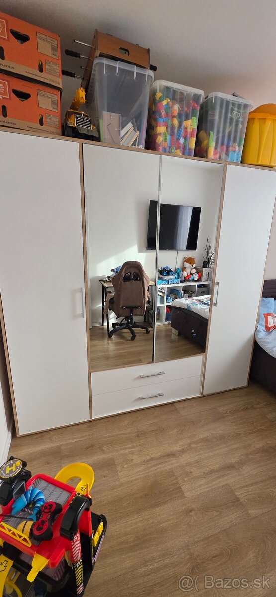 Šatníková skriňa LEMBO