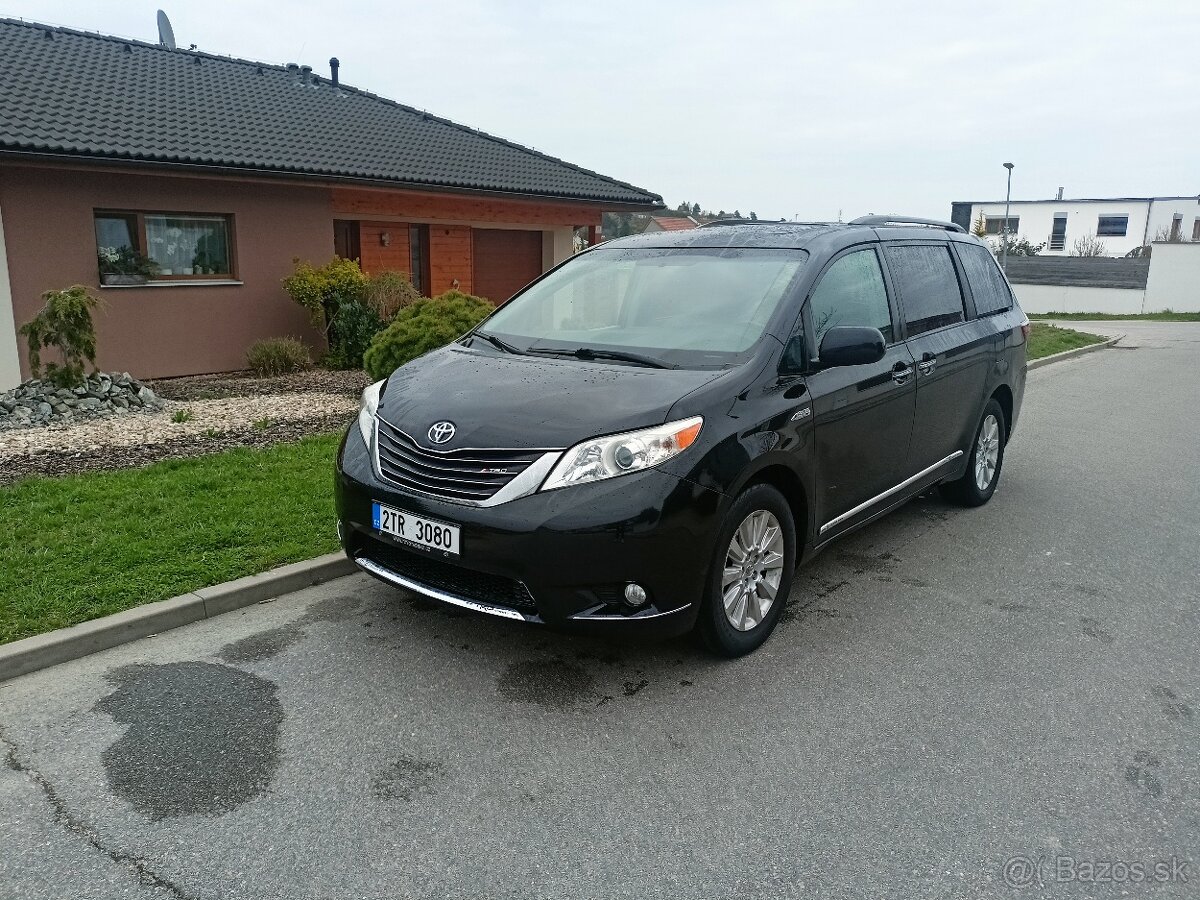 TOYOTA SIENNA XLE 3,5 V6 AWD 2015 NOVÝ MODEL 7 míst LPG
