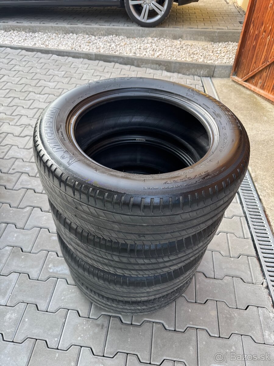 215/60R17 Michelin