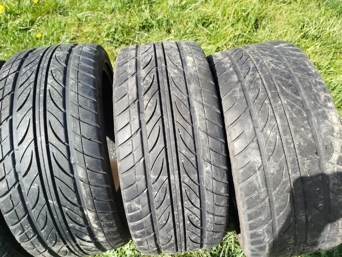 Predám 225/40R18