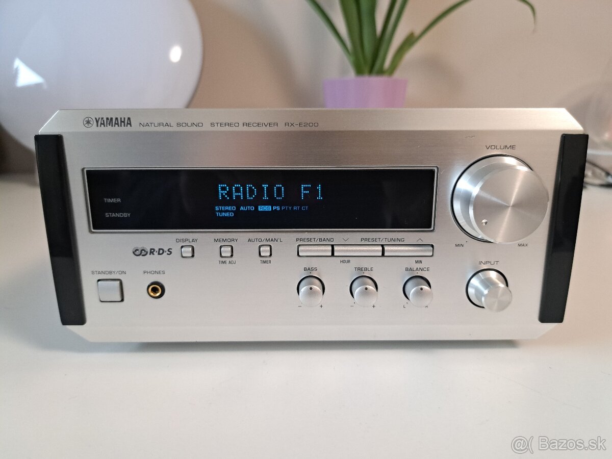 Receiver YAMAHA RX E200