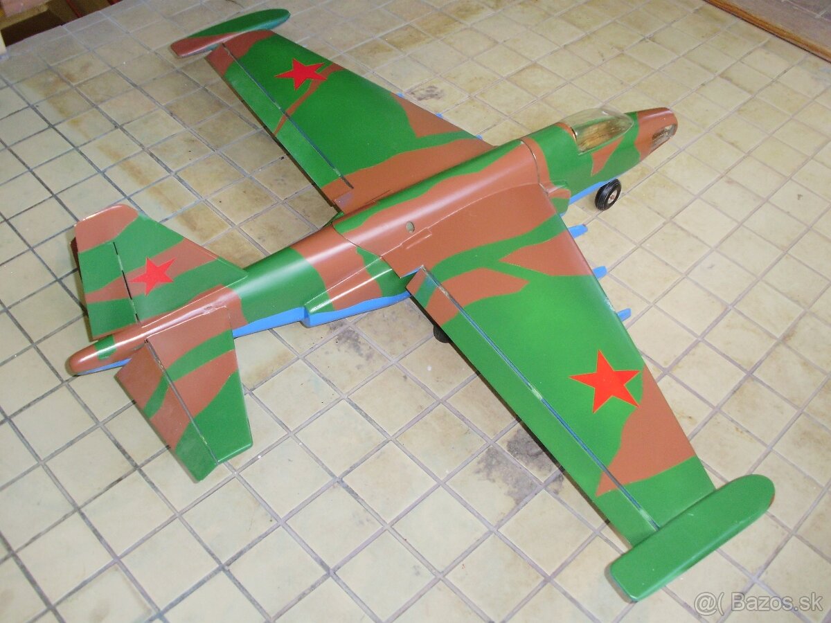 Suchoj SU 25