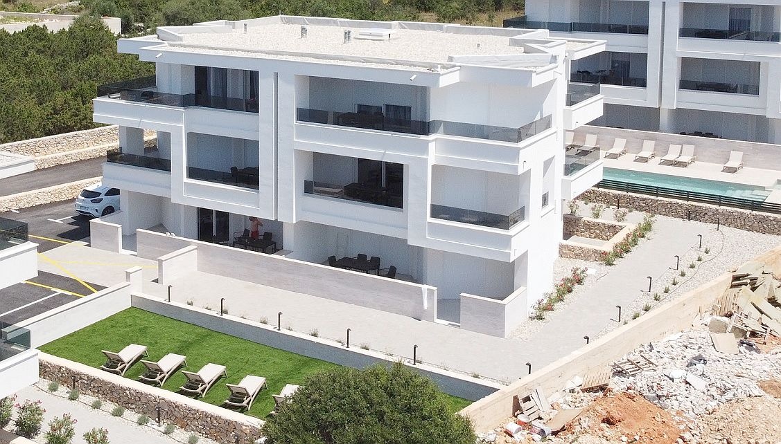 Apartmánový dom so 6-timi zariadenými apartmánmi /Chorvátsko