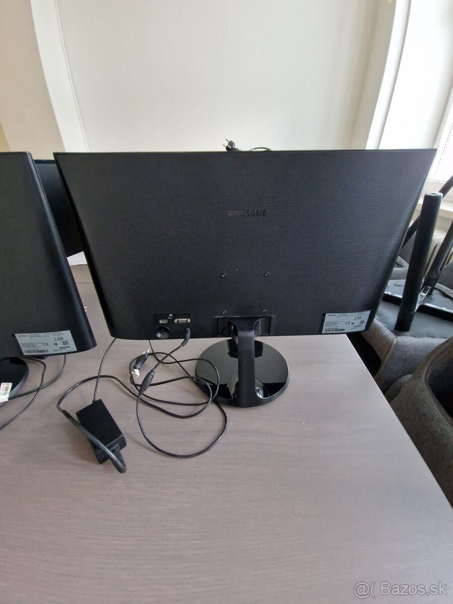 Samsung 24" LED monitor