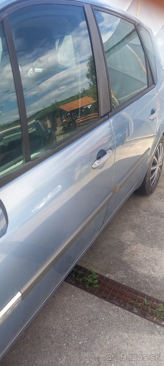 Renault scenic 2 -Rezervovane
