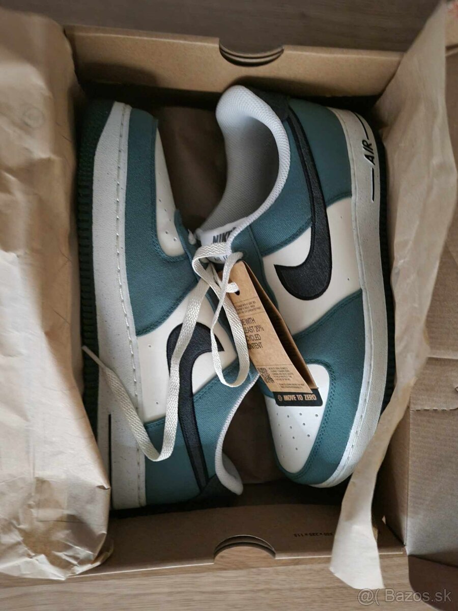 Nike Air Force 1 07 LV8 veľ. 44