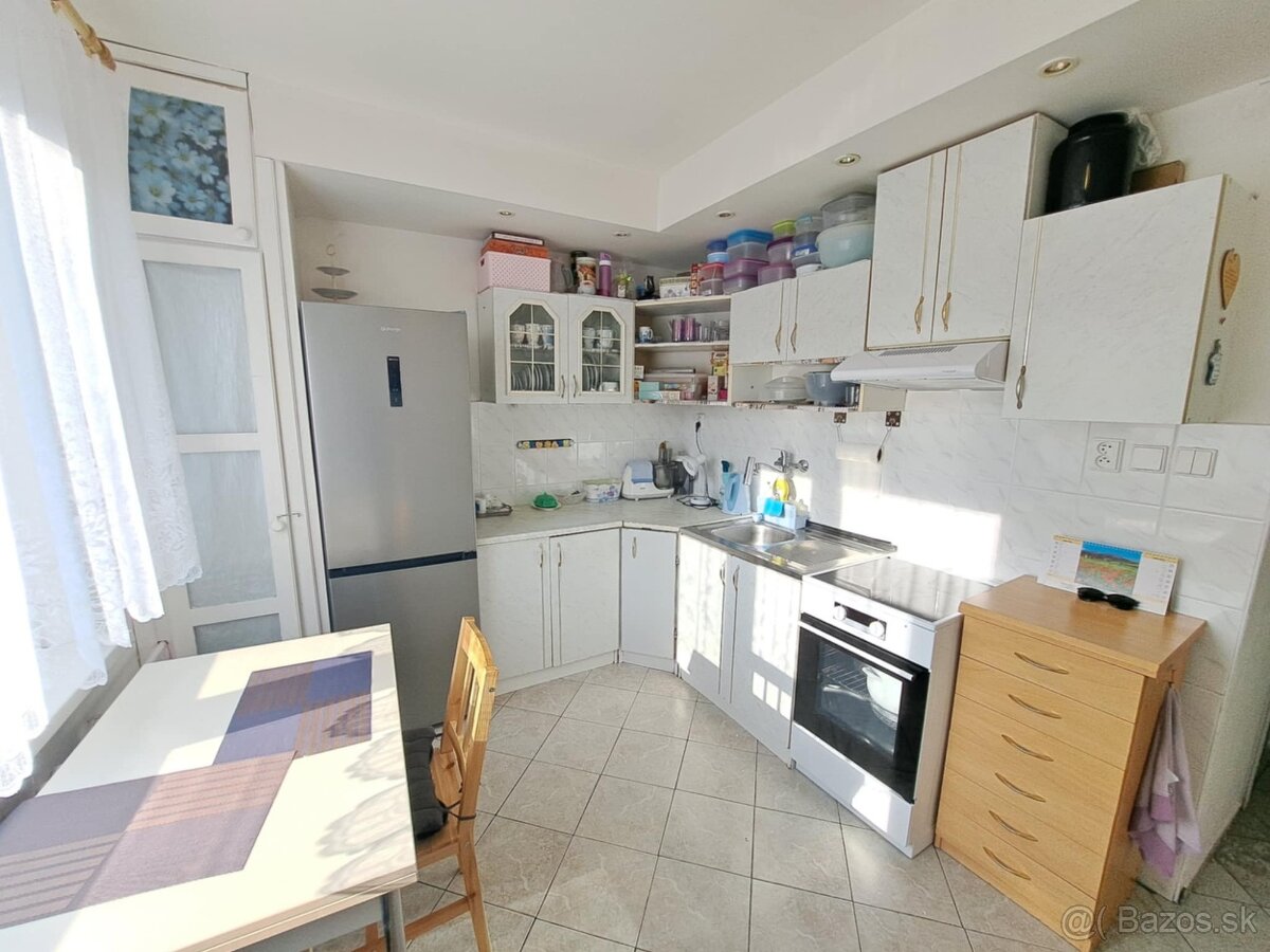 Veľký 2 izbový byt s balkónom, Vrútky