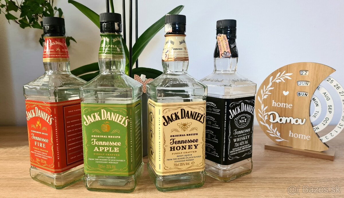 Prázdne fľaše Jack Daniels