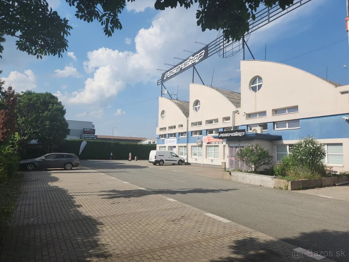 Skladovo-výrobné a obchodné priestory (1360m²) + parkovanie