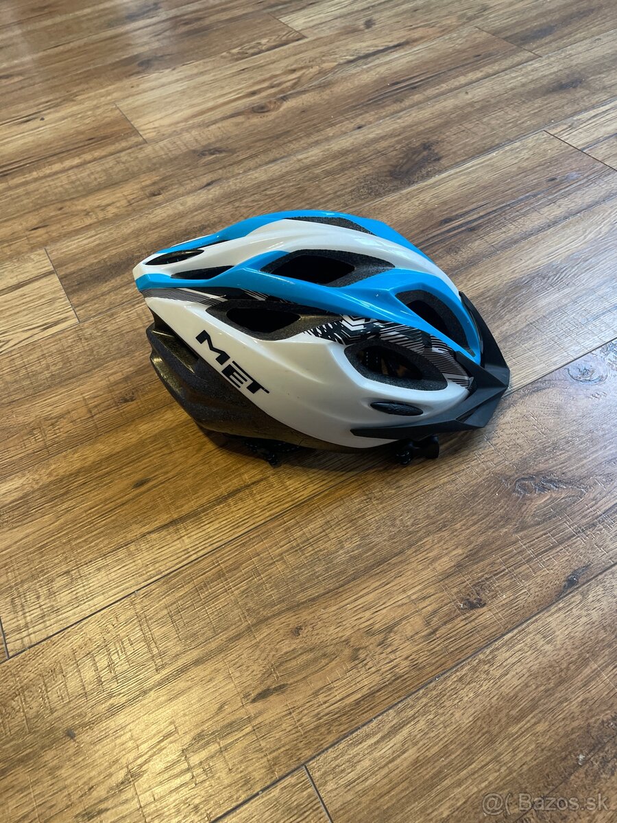 Cyklistická prilba MET