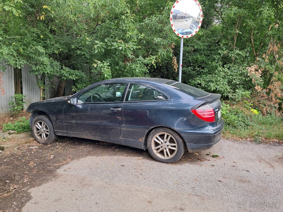 Mercedes v 203 c 220