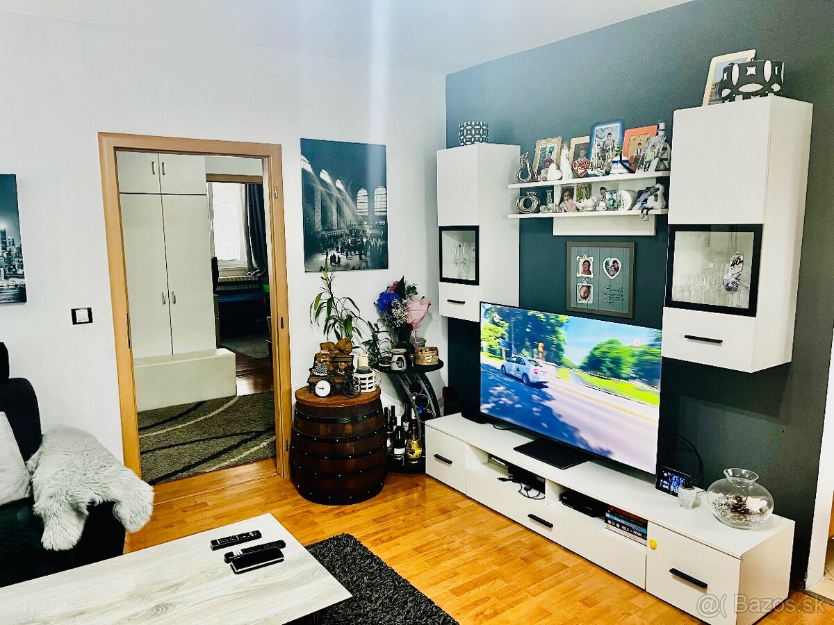 SLNEČNÝ 3. izbový byt, 74m2, VT
