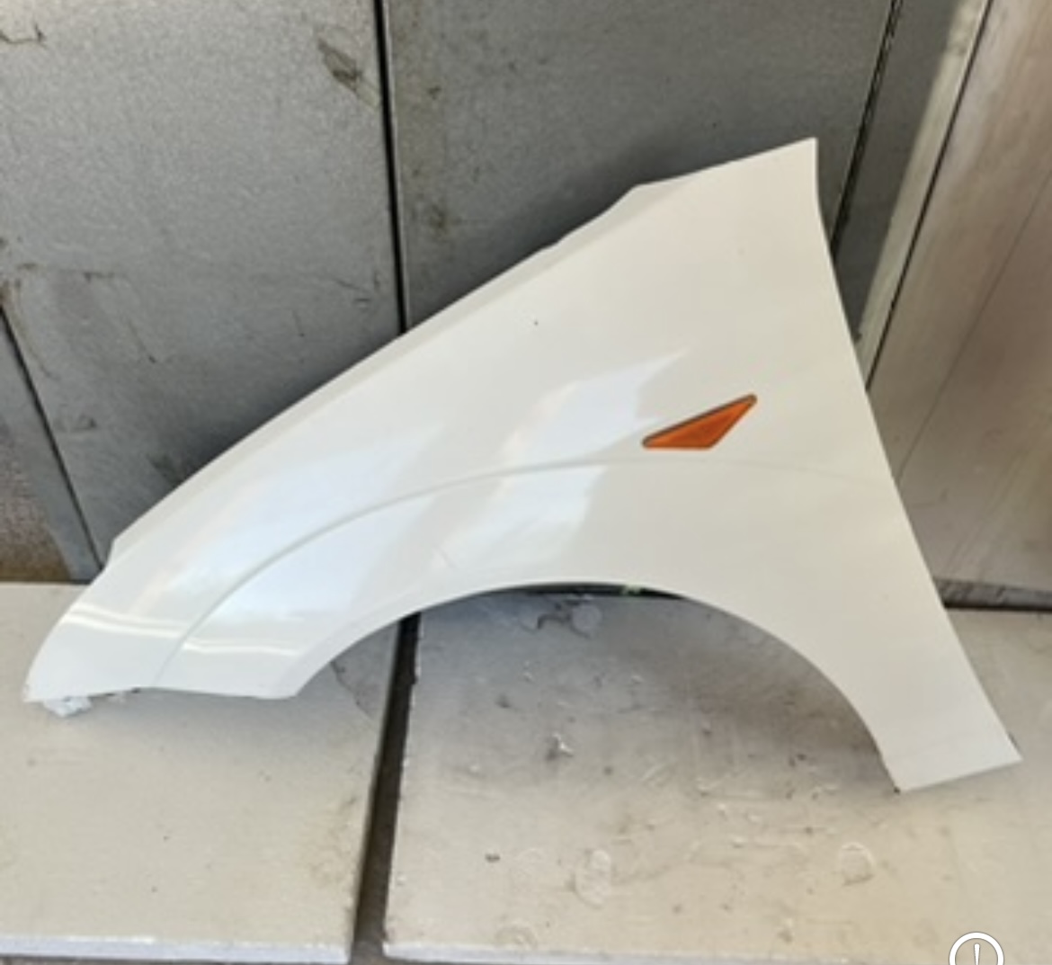 Ľavý predný blatník Ford focus mk1