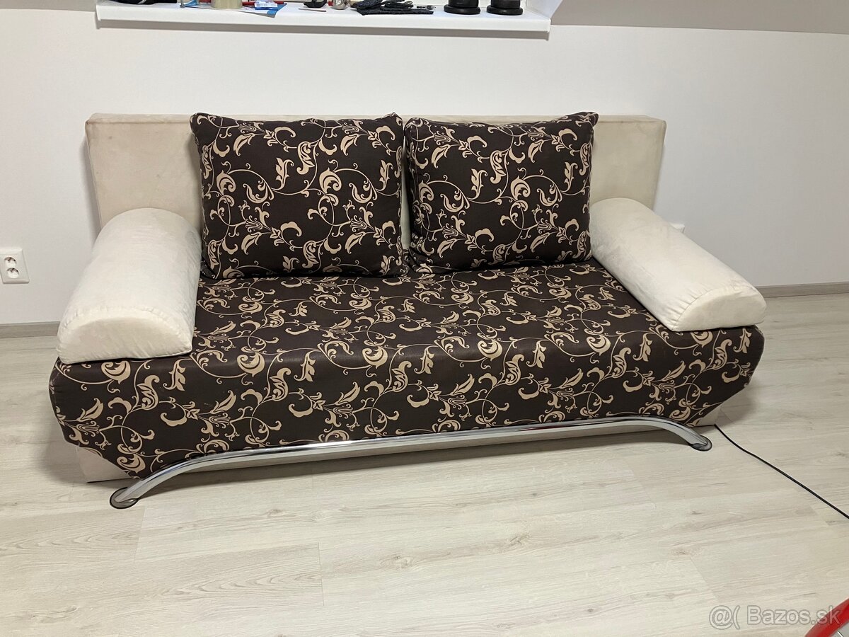 Rozkladacia sedačka/posteľ