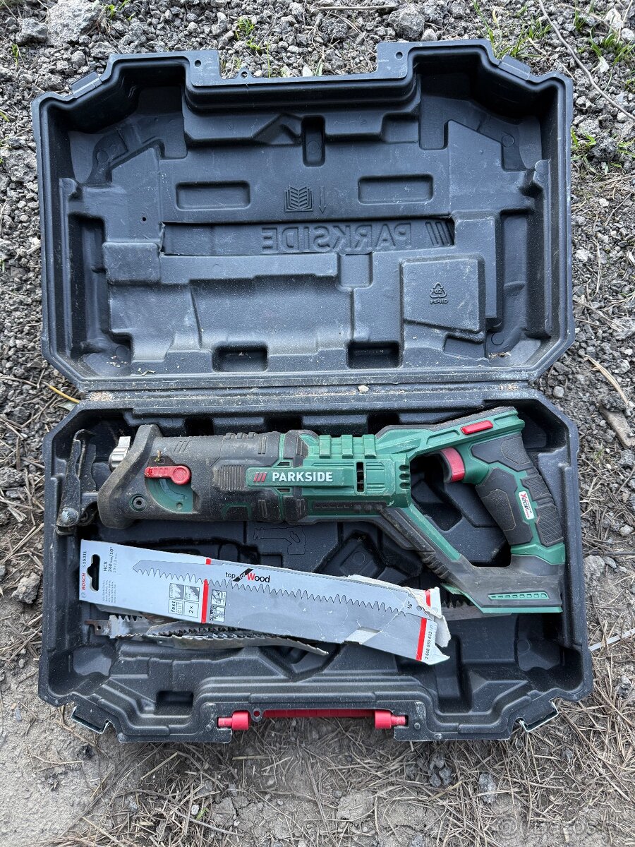 Akumulátorová chvostová píla Parkside