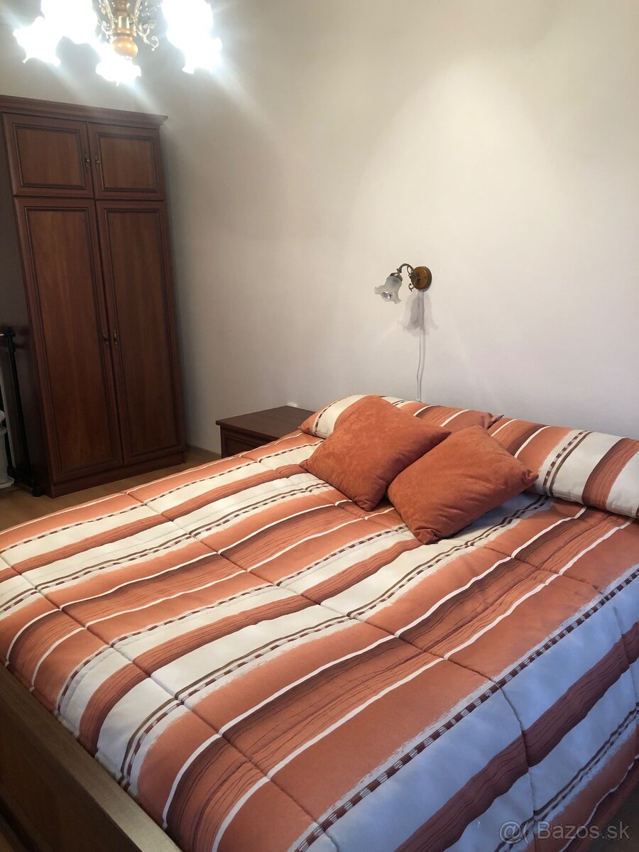 Kompletná spálňa s matracmi