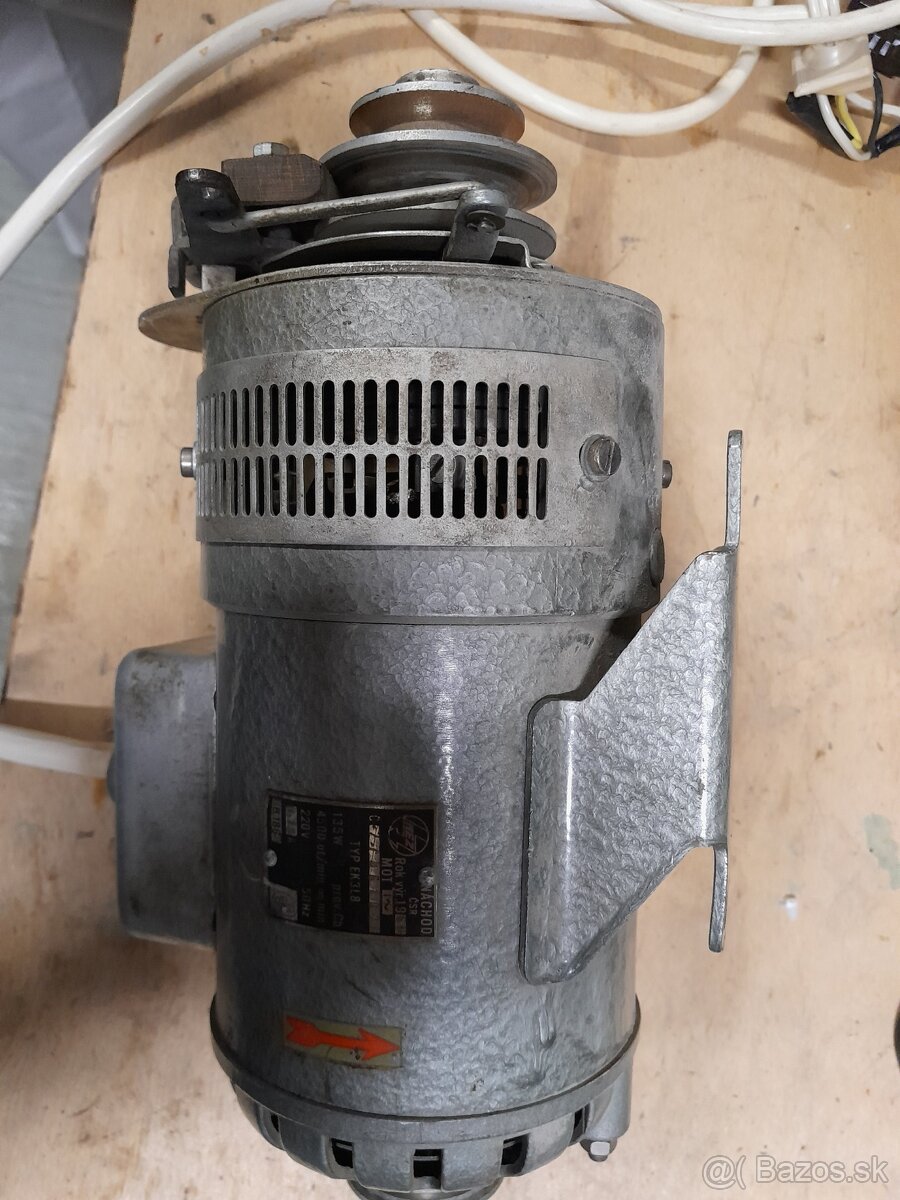 Motor EK3L8