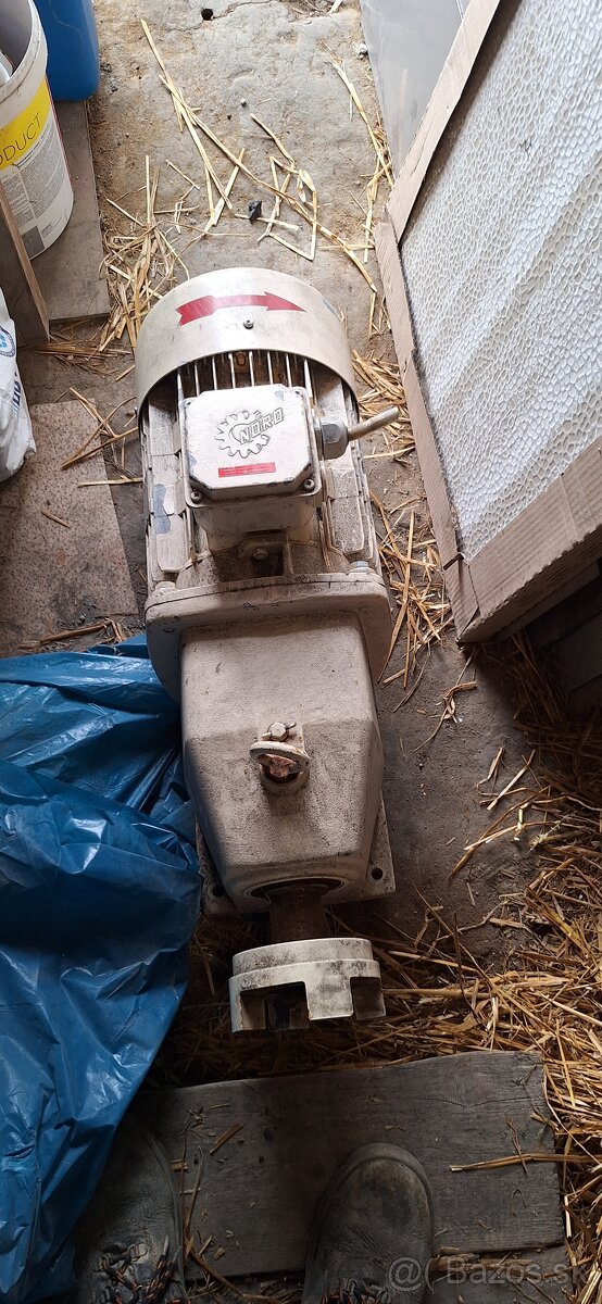 Elektromotor s prevodovkou