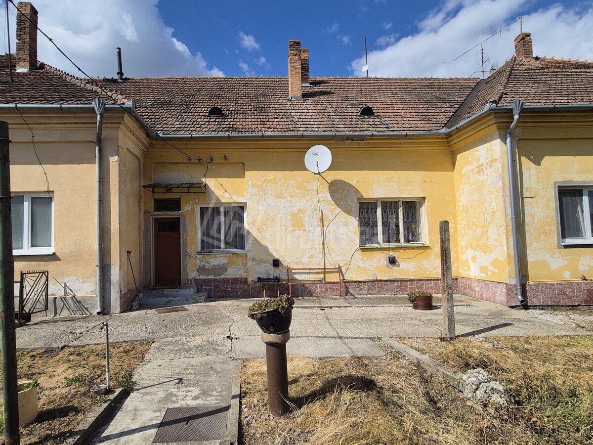 Zariadený 2-izbový RD s parkovaním a veľkým dvorom z…