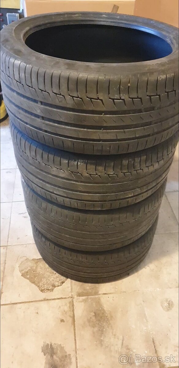 235/40 R 18 Continental