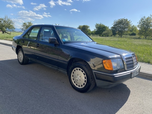 Mercedes-Benz w124 230E