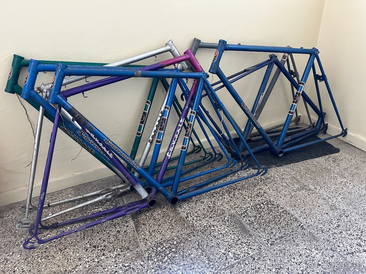 Favorit F8 ram kostra bez vidlice