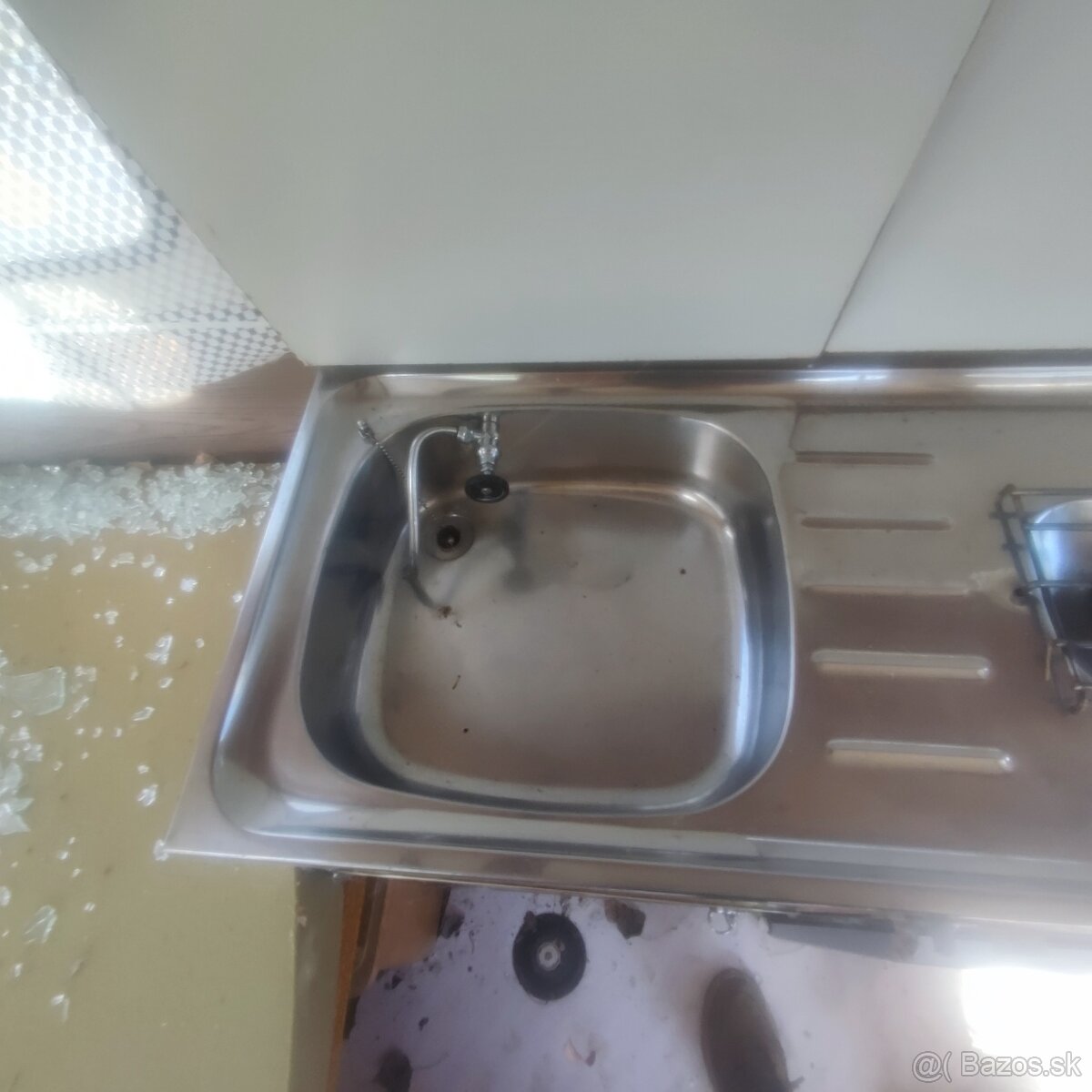 ponúkam nádherný karavan