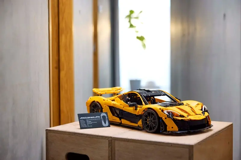 McLaren P1