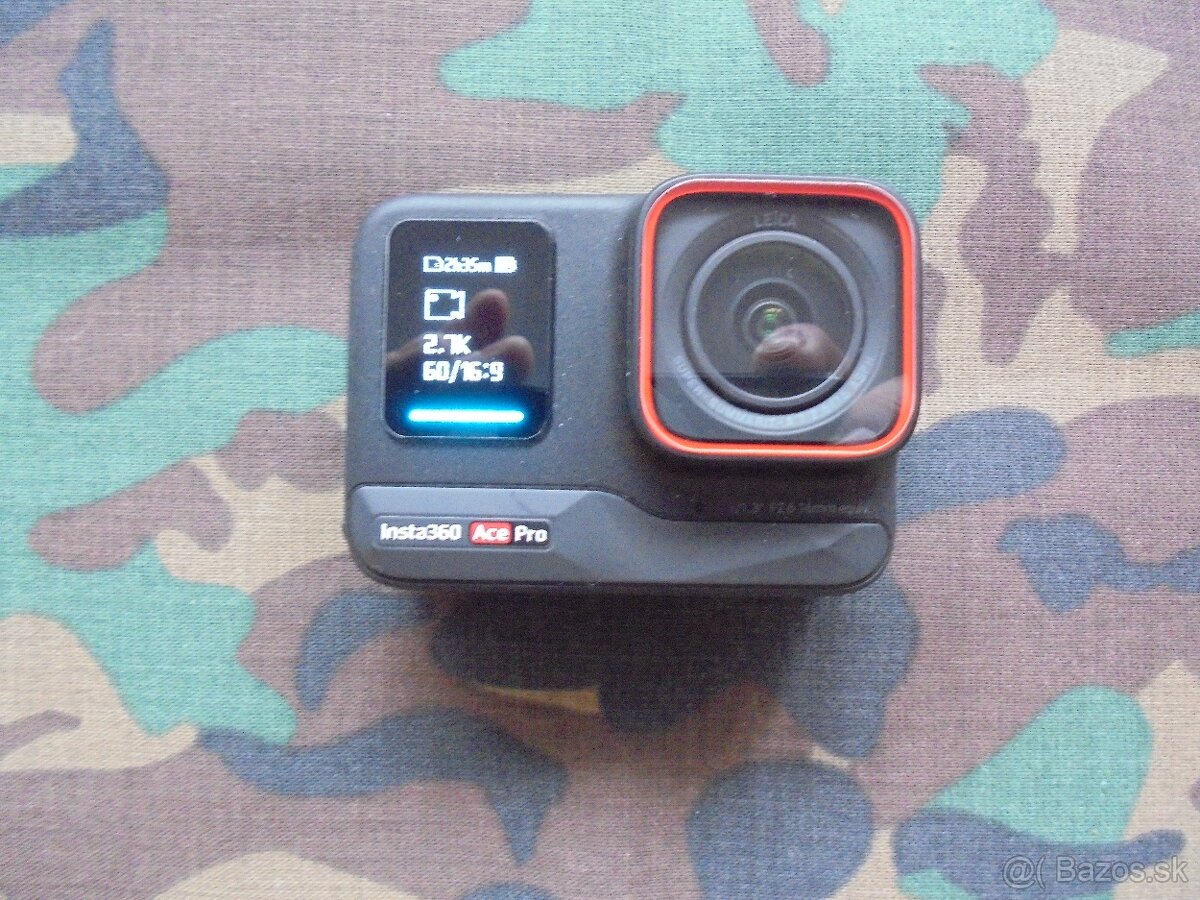 Insta360 Ace Pro.