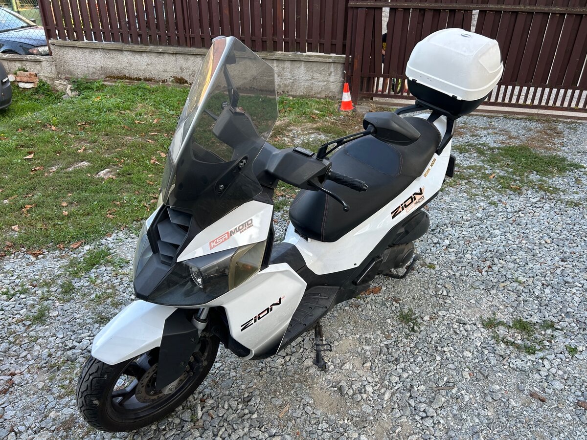 Skuter 125cm3