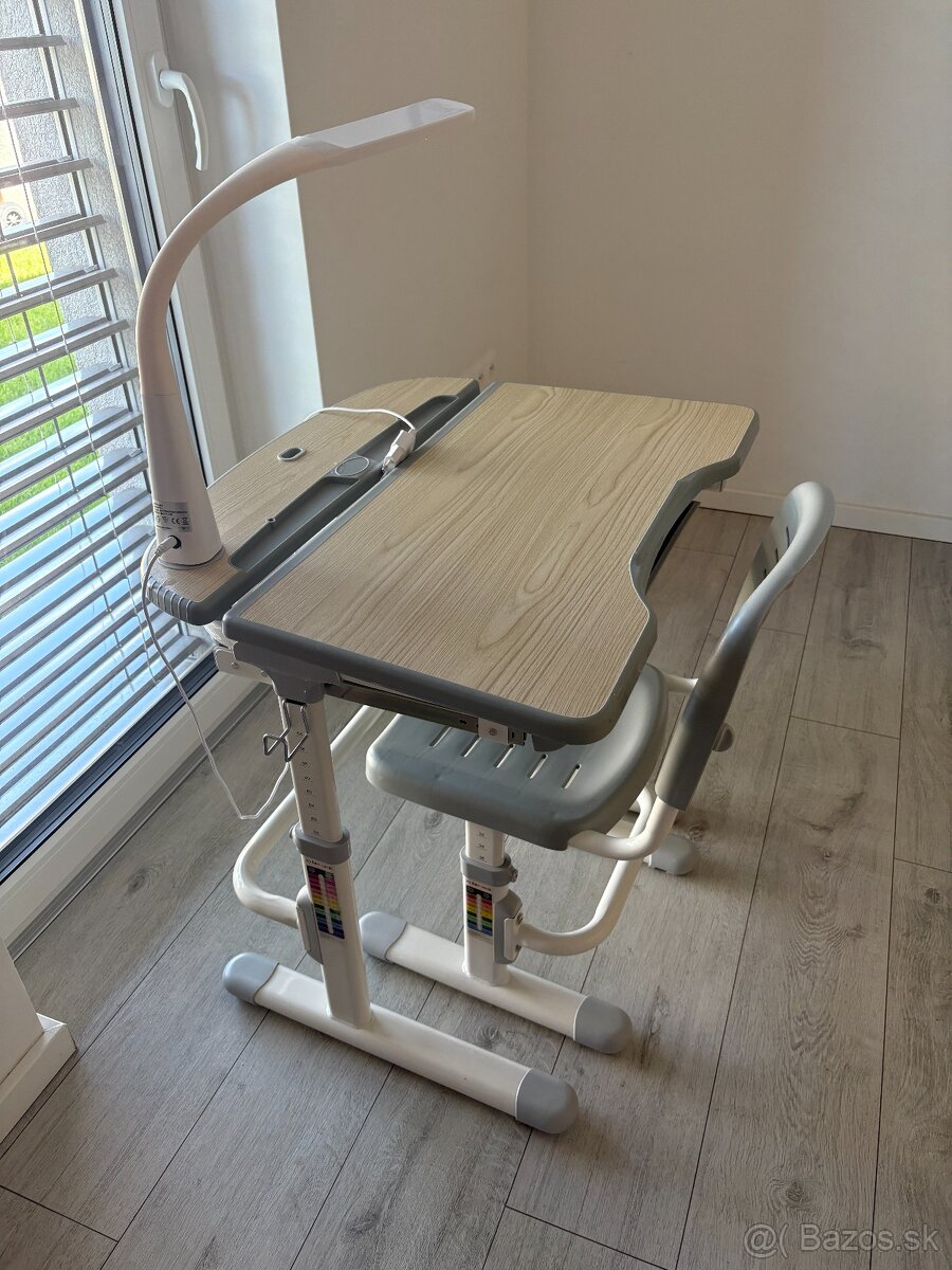 Rastúci detský písací stôl so stoličkou Laventa