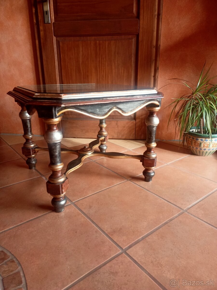 Konferenčný stolík