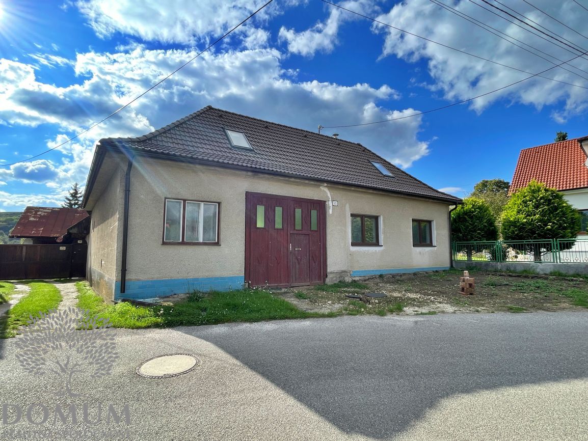 RD v Moravskom Lieskovom, pozemok 1168m2, rozsiahla rekonštr