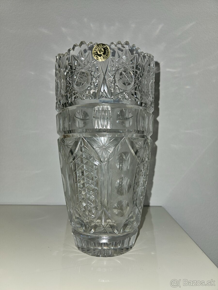 Predam kristalovu vazu