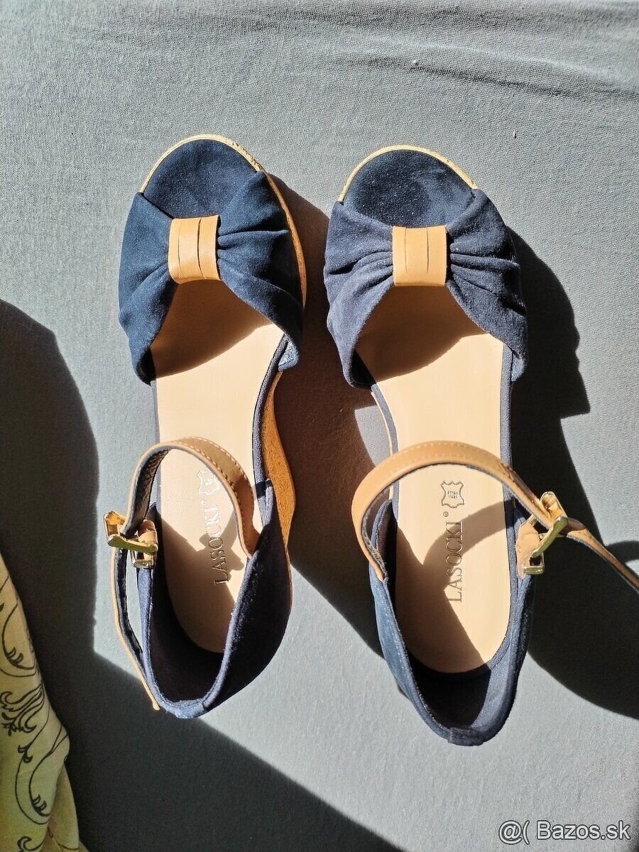 Nové dámske sandále na platforme....