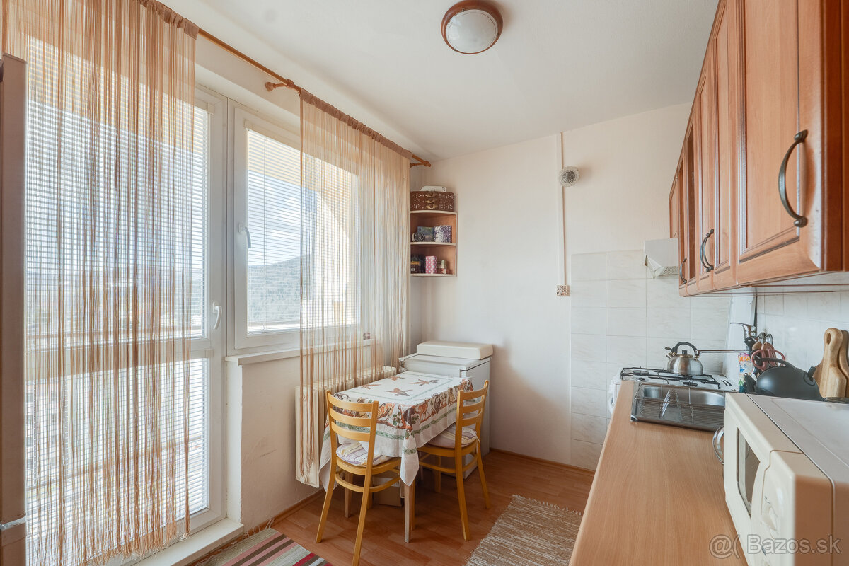 1-izbový byt s dvoma balkónmi | Prakovce - pri Gelnici