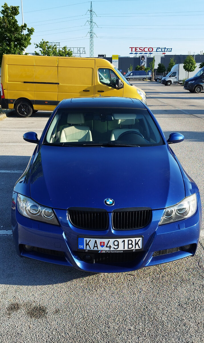 BMW 325i A/T E90