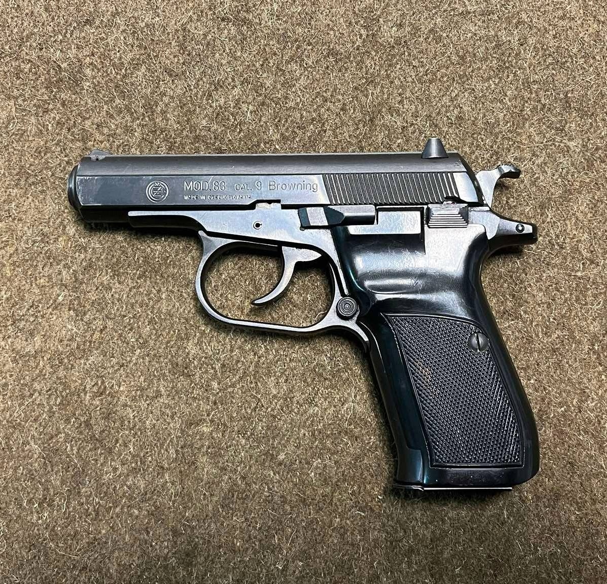 CZ 83 (9x17)