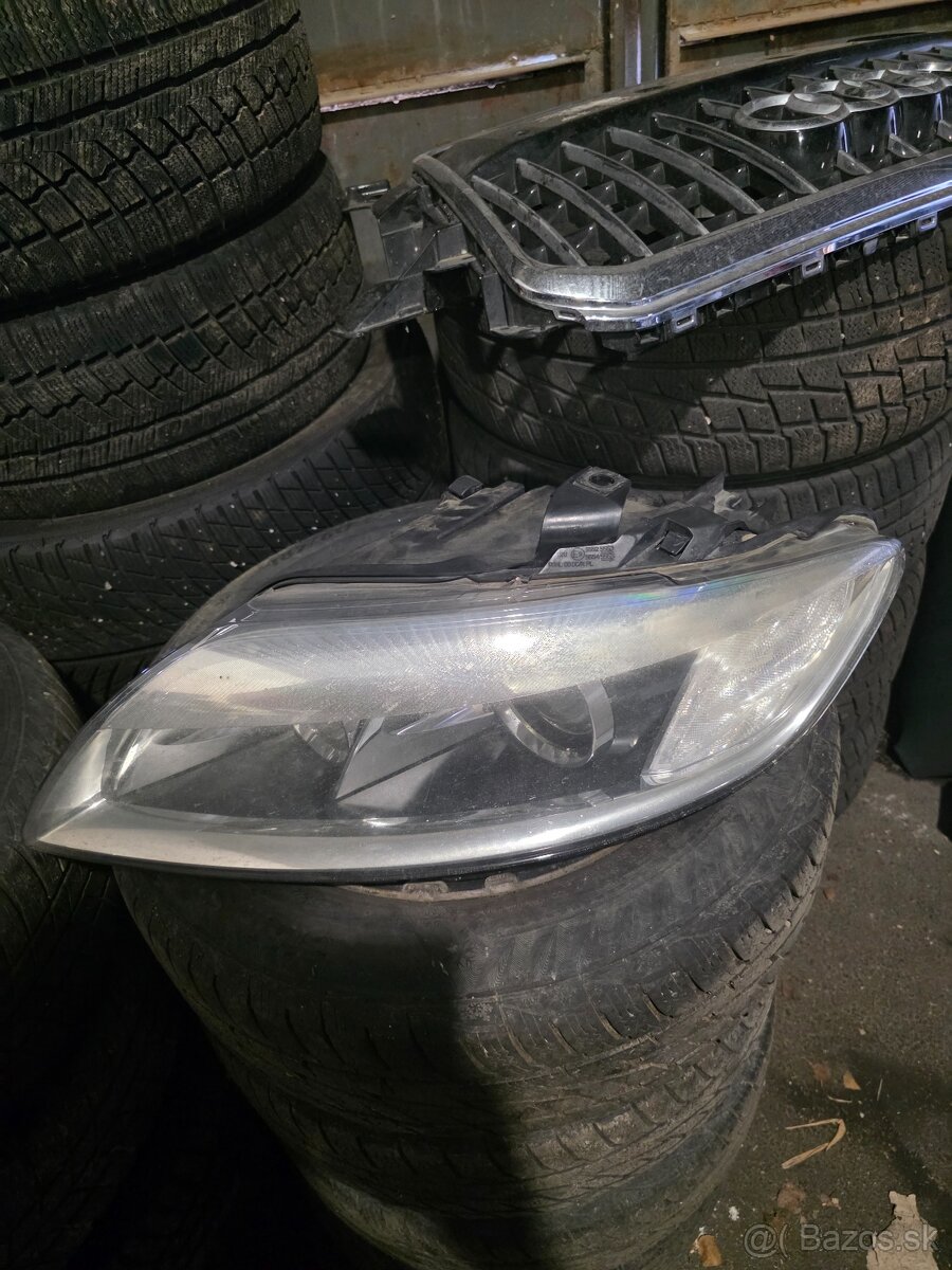 Audi q7 4l svetlo