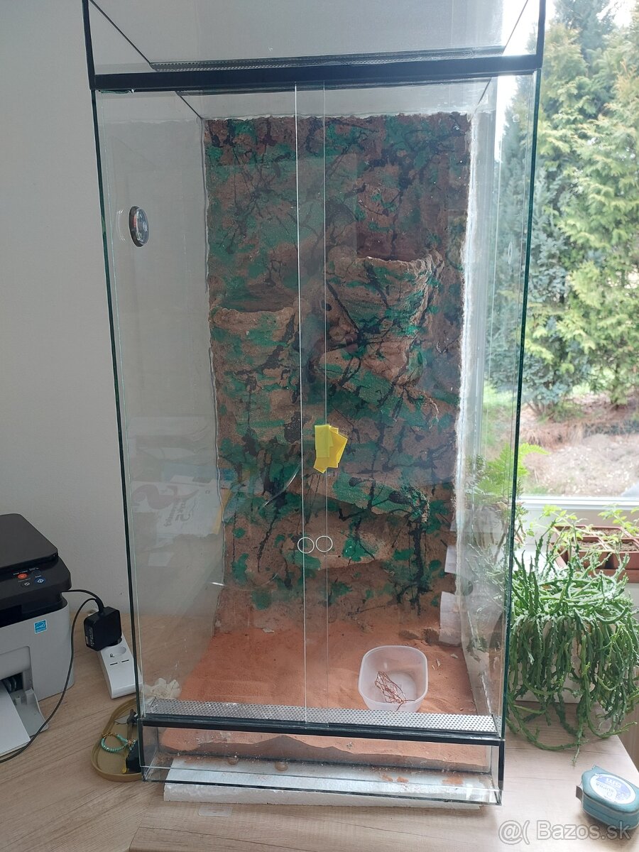 Predam terárium pre chameleón