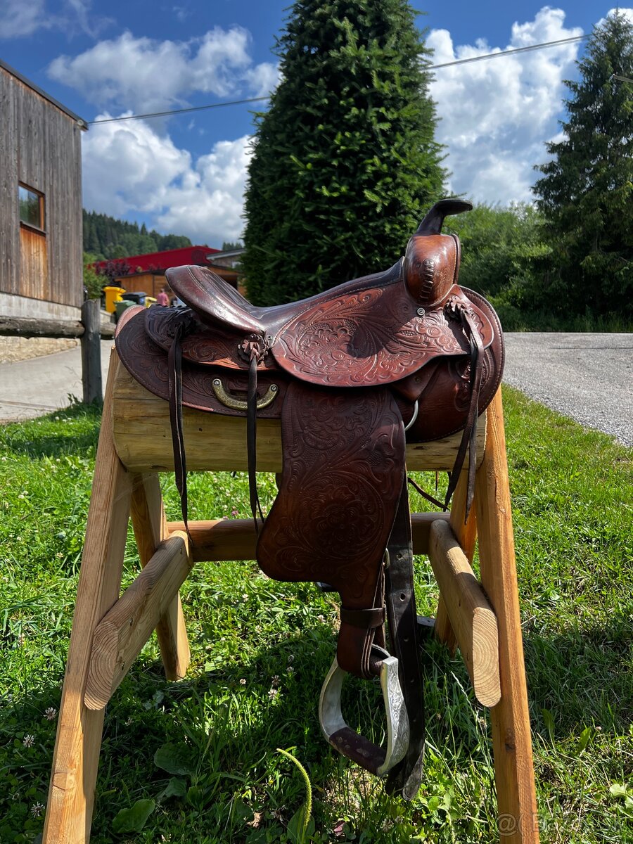 Westernové turistické sedlo