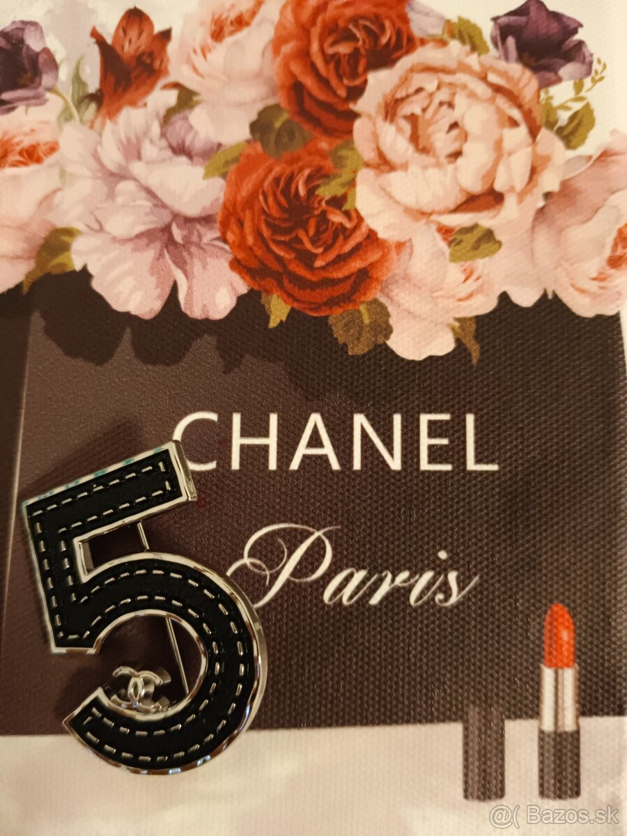 Chanel brošňa