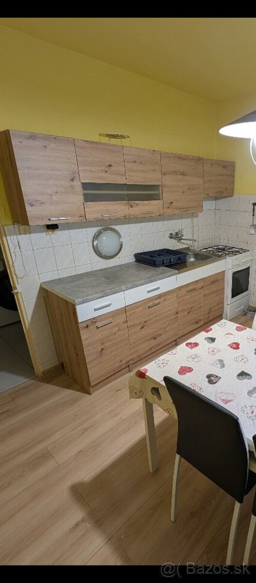 Komplet kuchyňa so sporákom