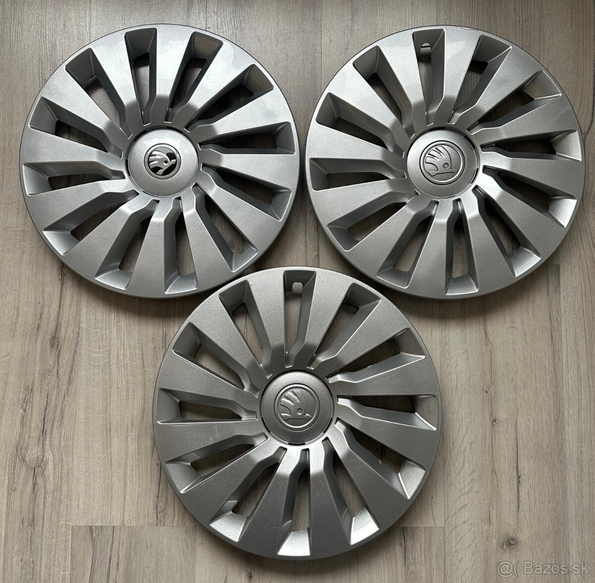 Predám puklice Škoda Tekton Tecton R16