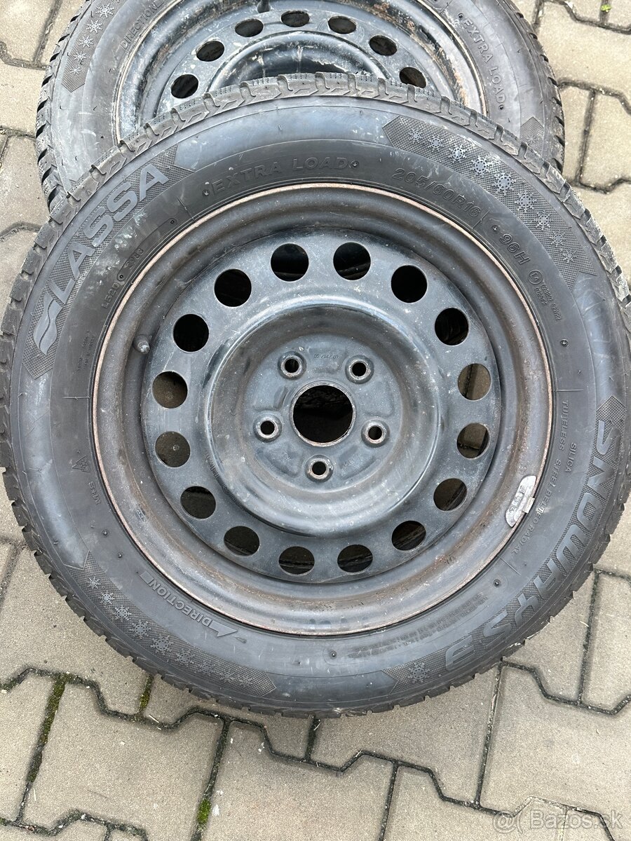 Predam zimne gumy s diskamy