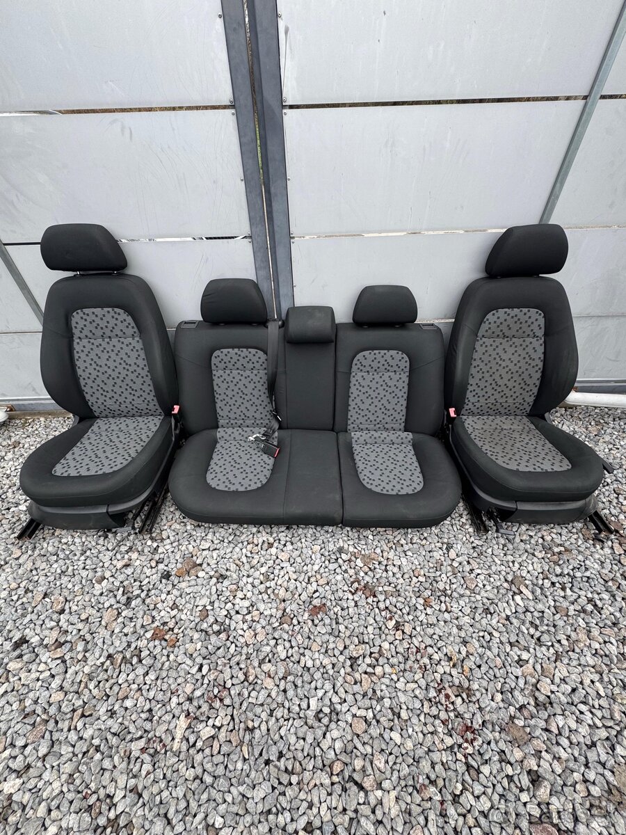 Sedačky Škoda Fabia I